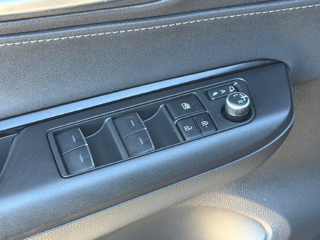 2023 Toyota Venza LE