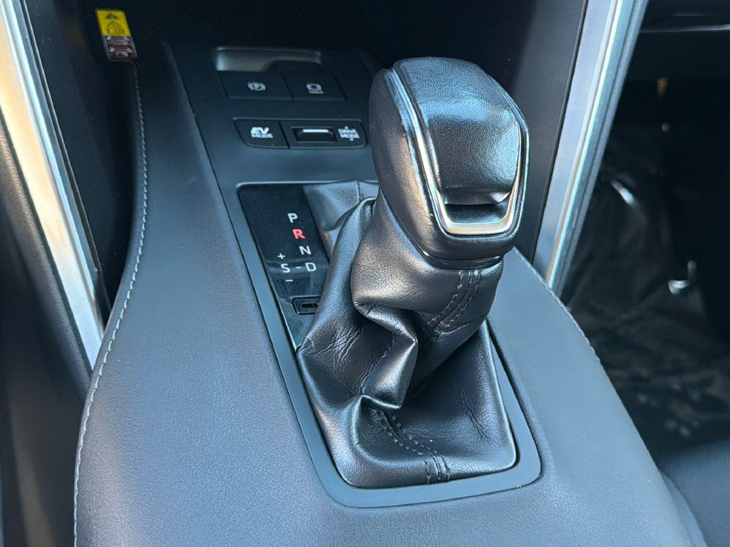 2023 Toyota Venza LE