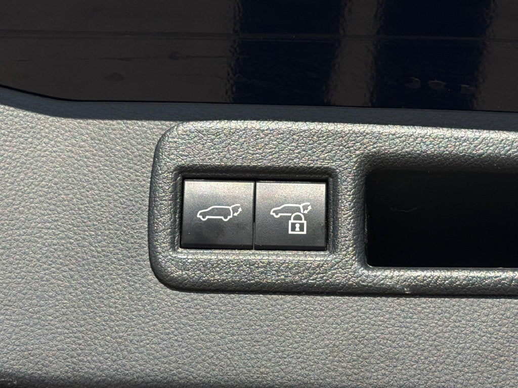 2023 Toyota Venza LE