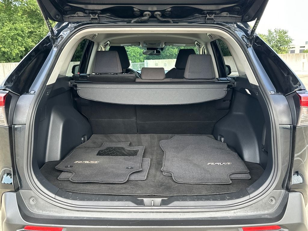 2020 Toyota RAV4 Hybrid LE